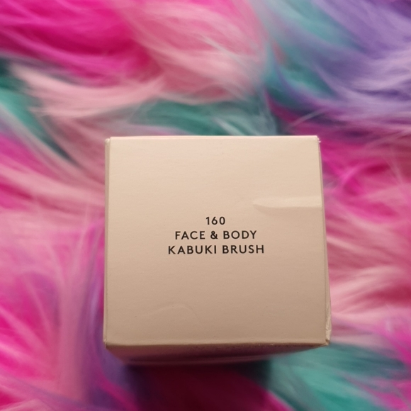 Fenty Beauty by Rihanna - Picture 3 of 4